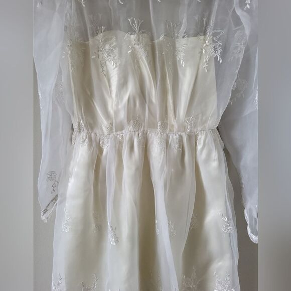 Vintage Lace Formal Long Sleeve Dress - Picture 2 of 11